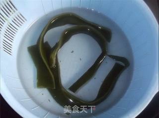 海带排骨汤的做法步骤:2
