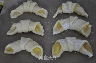 酸酸甜甜的 菠萝朗母牛角包的做法步骤：13
