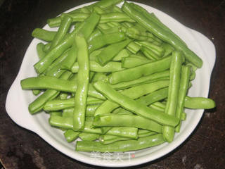 肉末炒四季豆的做法步骤:2