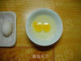 冰糖鸽蛋银耳羹的做法步骤:2