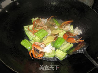 螃蟹两吃之苦瓜焖蟹的做法步骤：5