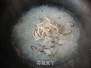 香菇鸡肉粥的做法步骤:8