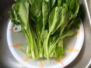 青红椒炒广东菜薹的做法步骤:2