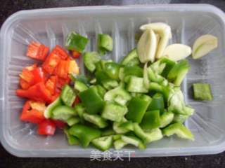 青红椒炒广东菜薹的做法步骤：3