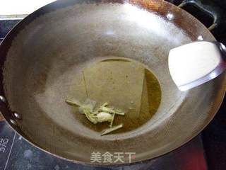 青红椒炒广东菜薹的做法步骤:4