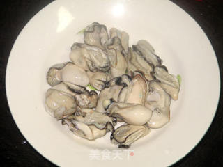 白酒蒜蓉煮生蚝的做法步骤:4
