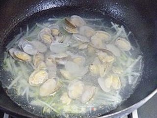 海鲜萝卜丝疙瘩汤的做法步骤:7