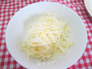 蔬菜沙拉吐司卷的做法步骤:4