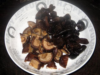 冬菇蒸滑鸡的做法步骤:3