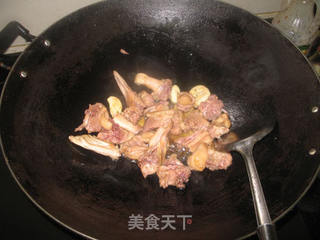 薯仔焖鸭的做法步骤:4