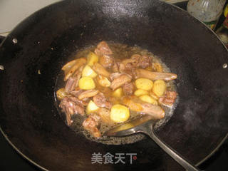 薯仔焖鸭的做法步骤:6