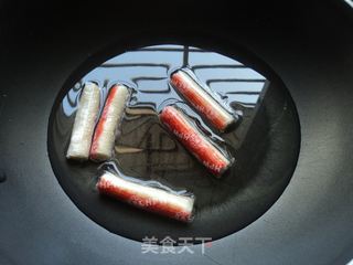 【蟹肉小卷寿司】的做法步骤：2