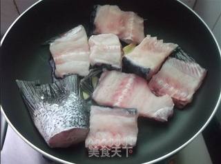 鱼骨牛奶 黄绿豆煲鱼骨汤的做法步骤:6