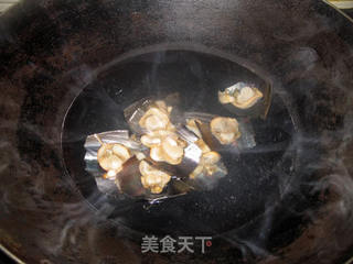 西芹炒带子的做法步骤:3