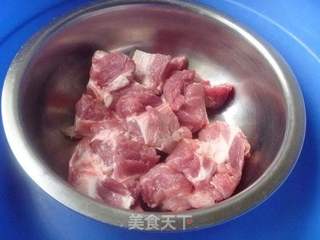 【养生汤煲】骨肉相连松茸汤的做法步骤：2