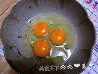 大人孩子都爱的——蟹肉棒玉子烧的做法步骤:2