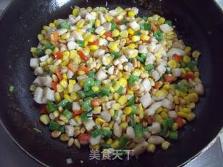 大人小孩都爱的滑嫩酥香—松子鱼米饭的做法步骤：12