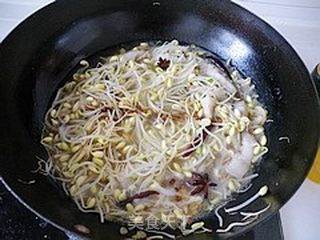 豆芽炖粉丝的做法步骤:10