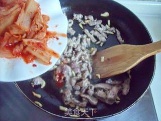 用喜欢的韩国味做道美味的开胃餐----泡菜五花肉饭的做法步骤:5