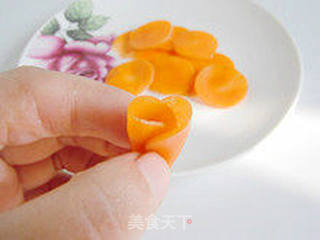 为美食增加几分色彩—巧做胡萝卜花的做法步骤:7