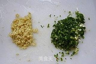 鸡毛菜肉丸汤的做法步骤:2