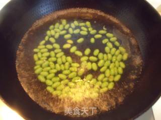 珍珠翠豆让宝贝也爱上吃饭----毛豆鸡丁饭的做法步骤:2