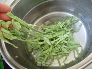 家常主食----菠菜鸡蛋汤面的做法步骤:6