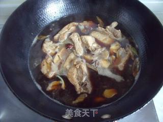 最简单方便的制作也能让饭菜扫光光—红烧排骨饭的做法步骤：5