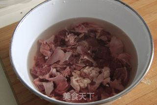 简单易学的西红柿炖牛腩的做法步骤:2