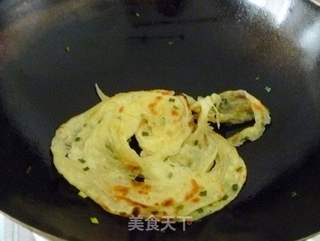 【简单制作的花样饼大全】做手撕饼有窍门---葱花手撕饼的做法步骤：12