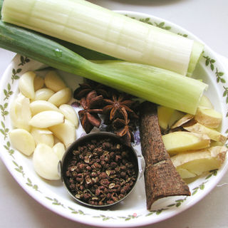 为香料做减法——酱牛肉的做法步骤：2
