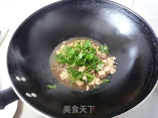香菜肉末豆腐的做法步骤：11