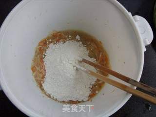 菜鸟也能做绵软可口的--------------------萝卜丝糊塌子的做法步骤:6