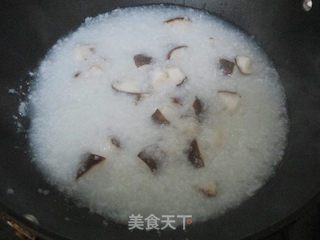 香菇鳕鱼粥的做法步骤:5