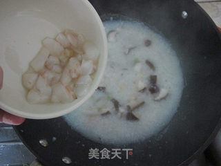 香菇鳕鱼粥的做法步骤:7