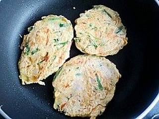 馋嘴小吃---韩式泡菜饼的做法步骤：8