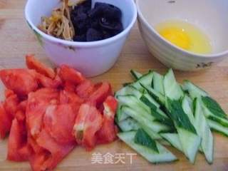 【百变面条】简单粗粮荞面吃法---木樨番茄荞麦面的做法步骤：3