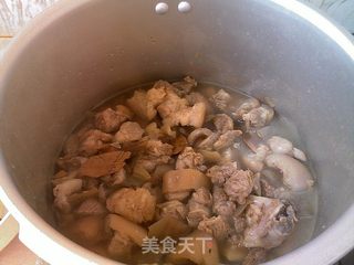 猪皮炖猪蹄的做法步骤:7