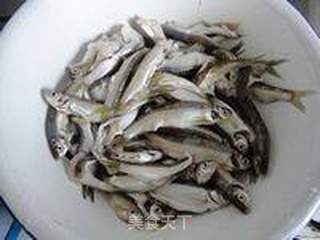 辣椒小鱼咸菜的做法步骤：1