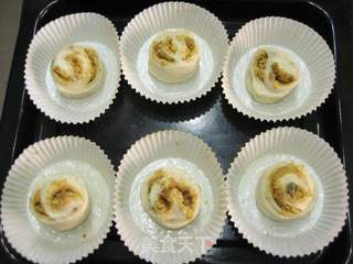 解决剩月饼的好方法—月饼螺旋小面包的做法步骤:10