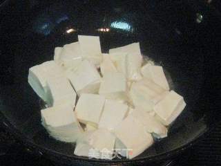 海鲈鱼头豆腐汤的做法步骤:4