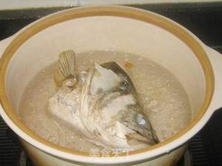 海鲈鱼头豆腐汤的做法步骤:5