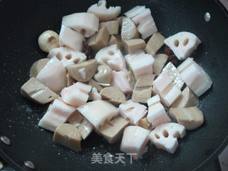 莲藕烧面筋的做法步骤:8
