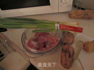 莲藕排骨汤的做法步骤：1