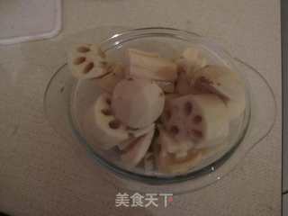莲藕排骨汤的做法步骤：5