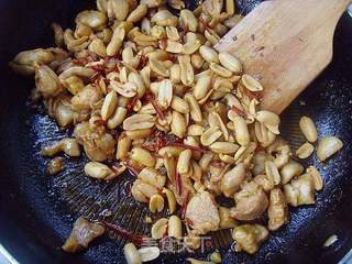 【DIY新奥尔良烤肉披萨】:中国味---麻辣鸡丁披萨的做法步骤:17