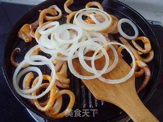 【DIY新奥尔良烤肉披萨】:鱿鱼披萨的做法步骤:8