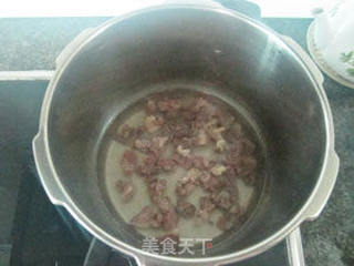 牛腩电锅饭的做法步骤:2