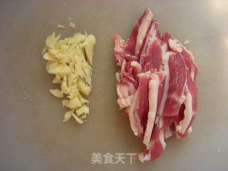 山间野味——野辣椒苗炒肉片的做法步骤:3