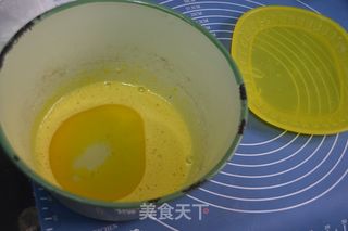 巧虎彩绘蛋糕卷的做法步骤：4